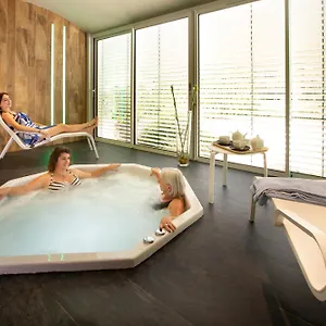 Hotel Logis Hotel - Restaurant - Spa - Le Relais De Farrou